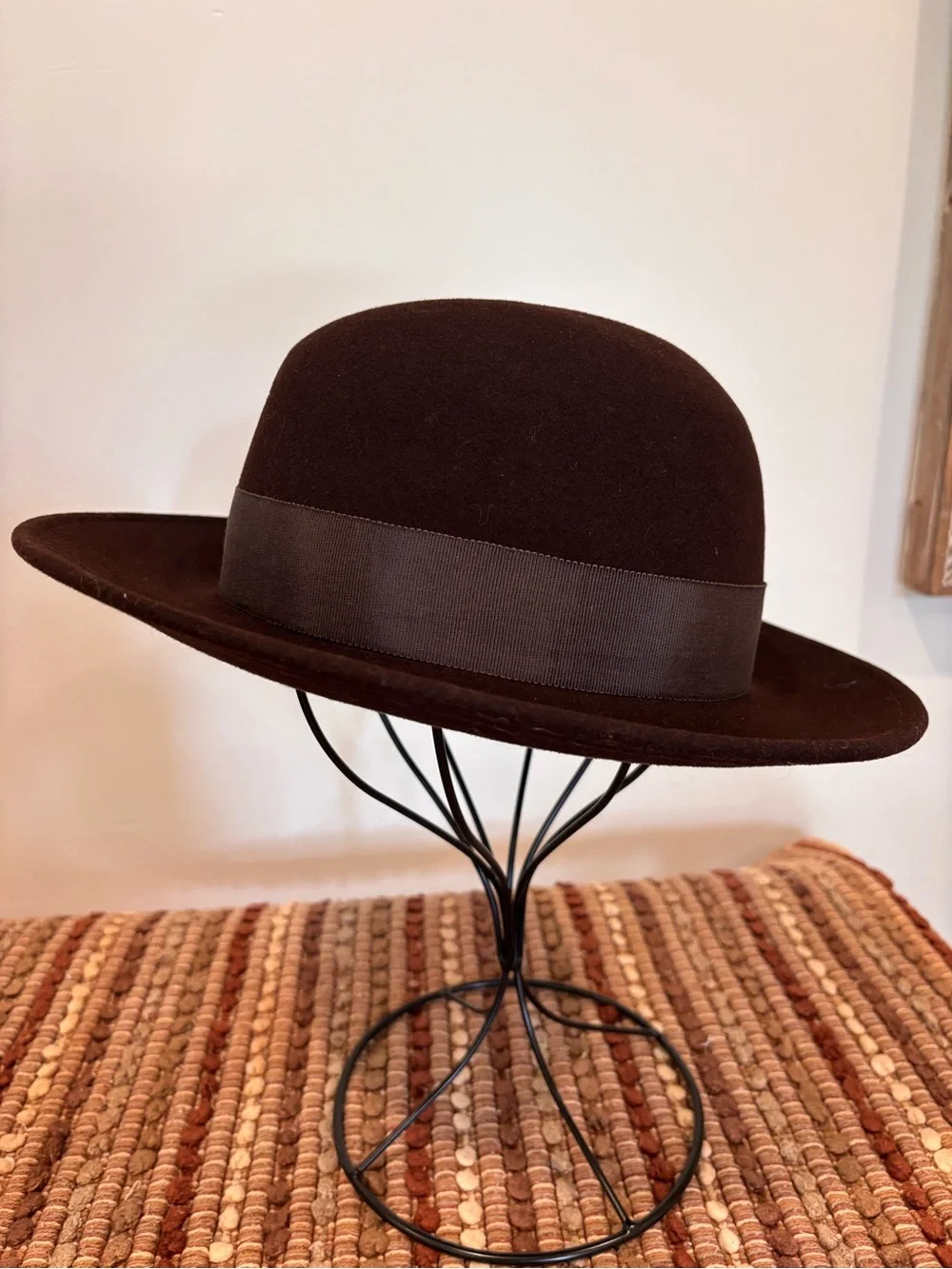 Vintage Adolfo II New York Paris Brown Wool Fedora Feather Trim Bloomingdale’s - Picture 8 of 9